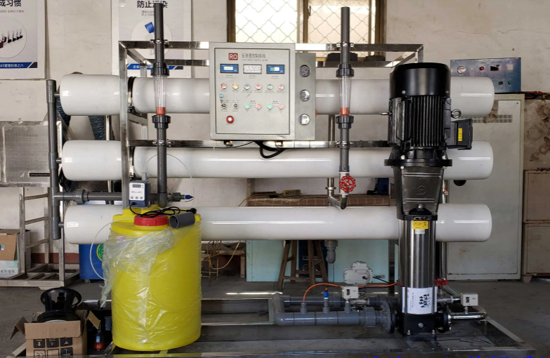 1-10噸小型<a href=http://m.zjep461.com.cn/fstcjssb/ target=_blank class=infotextkey>反滲透凈水設備</a>